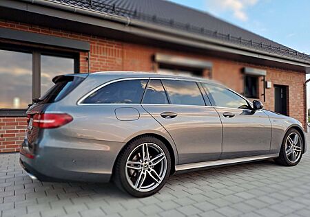 Mercedes-Benz E 220 E-Klasse T-Modell Diesel d T 9G-TRONIC AMG Line