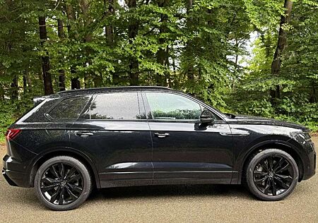 VW Touareg Volkswagen R V6 3,0 TSI-eHybrid 4MOTION-PANO-VOLL !