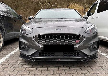 Ford Focus 2.3 EcoBoost S&S ST mit Styling-Paket