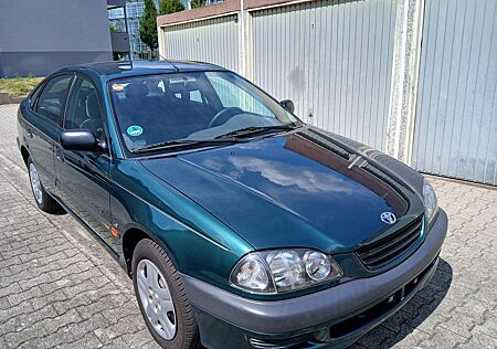 Toyota Avensis 1.8 linea terra