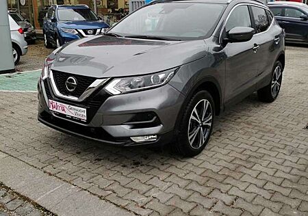 Nissan Qashqai N-Way 1.3 DIG-T 140 PS 6-Gang Navi Pano SHZ PDC