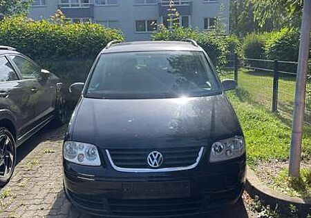 VW Touran Volkswagen Goal