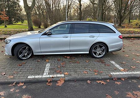 Mercedes-Benz E 220 d 4Matic T 9G-TRONIC AMG Line