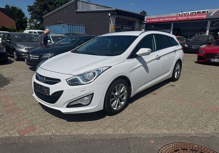 Hyundai i40 cw FIFA Sitzhz Kamera Navi PDC vo+ht AHK