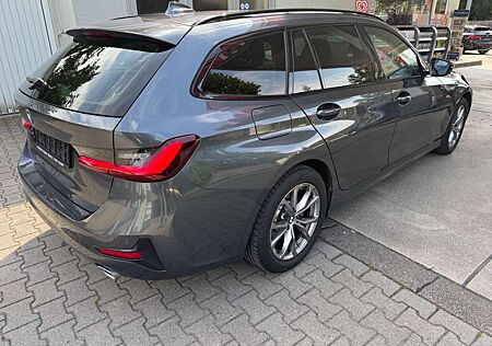 BMW 330 3 Touring i xDrive Sport Line,LaserLederDAB
