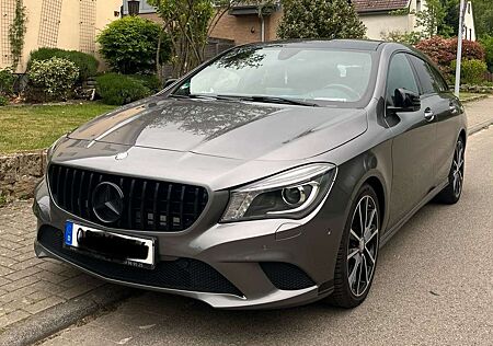 Mercedes-Benz CLA 200 CLA Shooting Brake 200 Urban