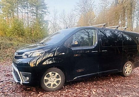 Toyota Pro Ace Proace 2,0-l-D-4D L2 (8-Si.) Autm. Verso Team Deutschland