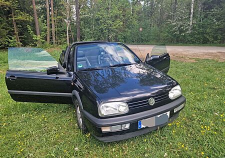 VW Golf Cabriolet Volkswagen Cabrio 1.6 Colour Concept