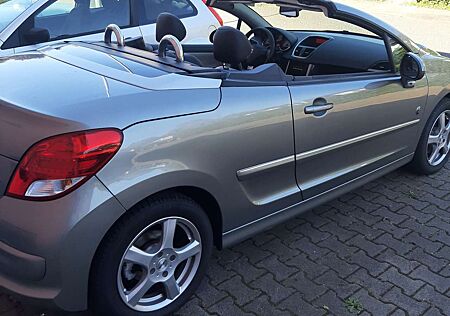 Peugeot 207 CC 120 VTi Roland Garros
