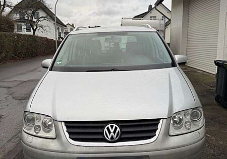 VW Touran Volkswagen 2.0 TDI DSG Highline