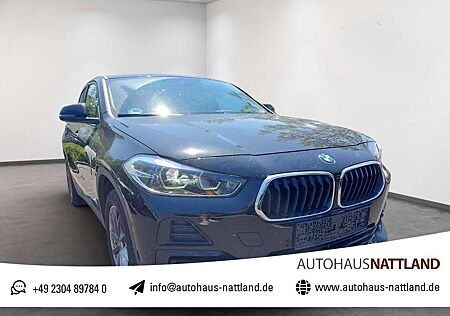 BMW X2 sDrive 18 d Advantage Automatik PDC Navi LED