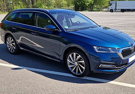 Skoda Octavia iV Combi 1.4 TSI DSG Style ACC NAVI AHK KA