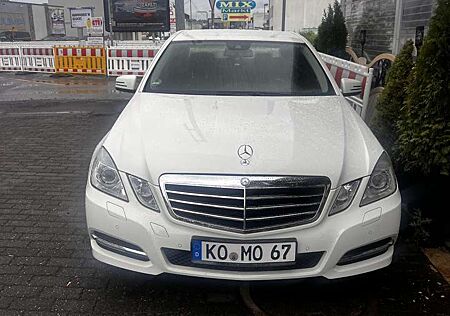 Mercedes-Benz E 220 T CDI DPF BlueEFFICIENCY 7G-TRONIC Elegance
