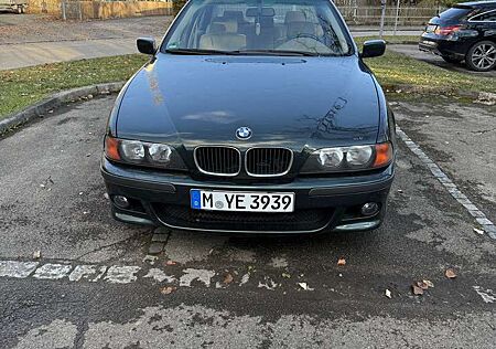 BMW 523i 523