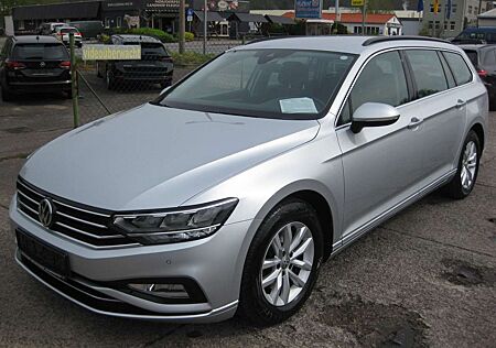 VW Passat Variant Volkswagen Business**ACC**LED**