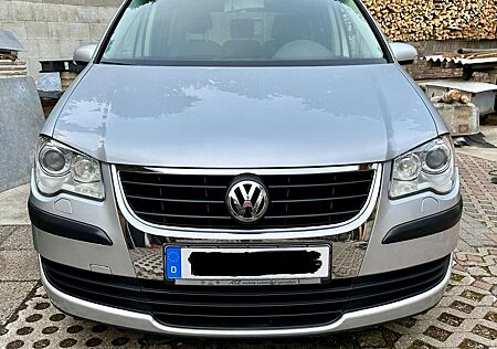 VW Touran Volkswagen Conceptline