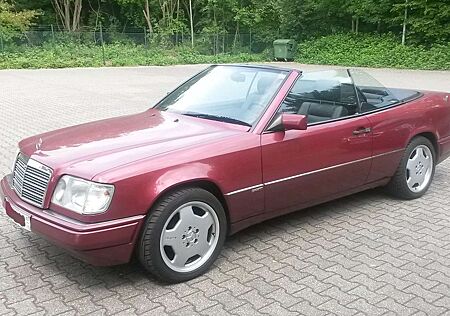 Mercedes-Benz E 220 H-Kennzeichen, 2. Hand, Zustand Note 2, Scheckheft