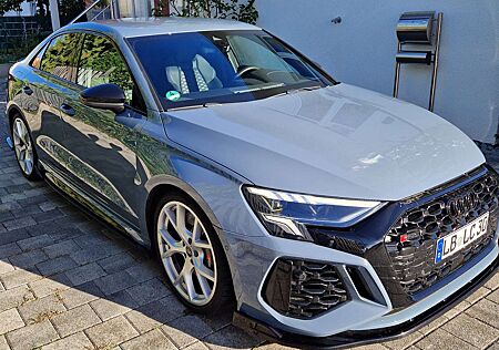 Audi RS3 Lim. quattro Garantie 16.11.2027