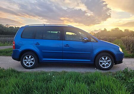 VW Touran Volkswagen 2.0 TDI DPF Highline