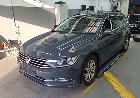 VW Passat Volkswagen Comfortline Active-Info Navi Dynaudio PDC