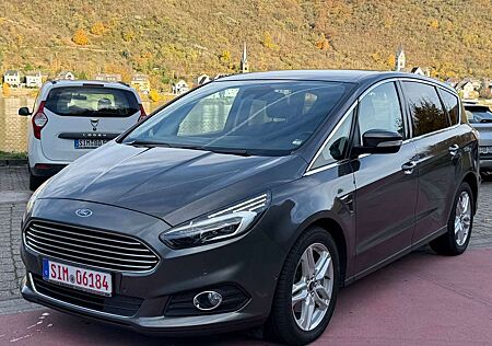 Ford S-Max Titanium Automatik 7-Sitzer