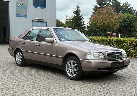 Mercedes-Benz C 180 AHK*8-Fach-Bereift*Alufelgen*