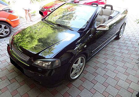 Opel Astra Cabrio 2.2 16V Edition 90 Jahre Bertone