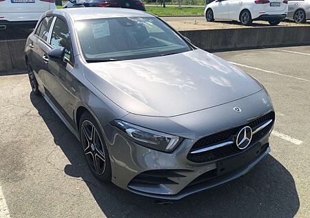 Mercedes-Benz A 180 7G-DCT AMG Line