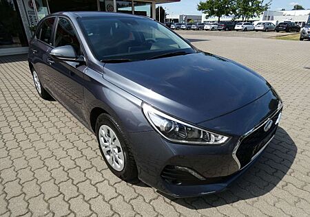 Hyundai i30 Navi PDC SHZ Tempomat AC