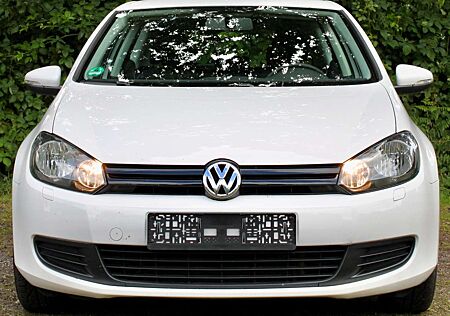 VW Golf Volkswagen Trend TÜV Service Neu Serviceheft Lückenlos