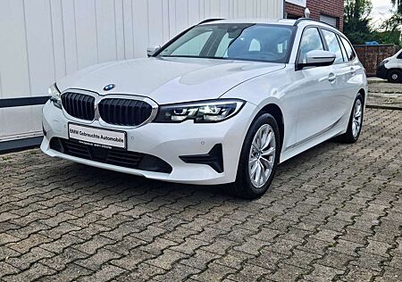 BMW 320 d*TOUR*LCProf.*ACC*HUD*KEYLESS*LED