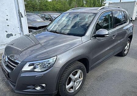 VW Tiguan Volkswagen 4x4 2,0 TDI 170 PS.EURO5 PANORAMA NAVI XENON LEDER