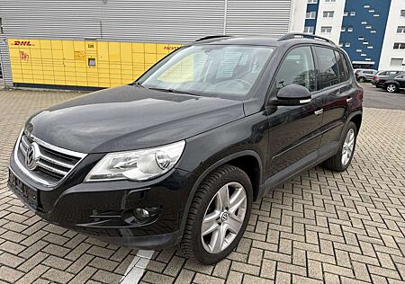 VW Tiguan Volkswagen 4 Motion/ Automatik /Navi / Tüv u Inspekt neu