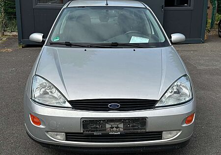 Ford Focus Ghia 1. Hand