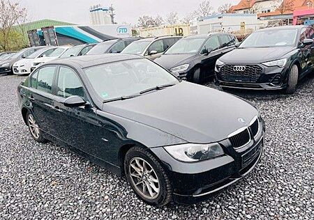 BMW 320 i Lim Automatik*Navi*Schiebedach