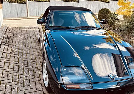 BMW Z1 Traumschwarz mit Sportsitze Camouflage/Nepomuk Leder