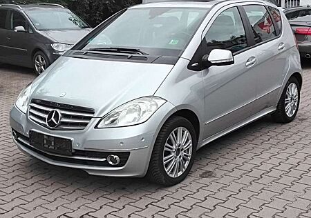 Mercedes-Benz A 180 A -Klasse . Automatikgetriebe