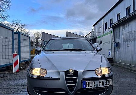 Alfa Romeo 147 2.0 Twin Spark Selespeed Distinctive