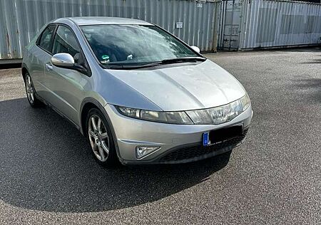 Honda Civic 2.2i-CTDi DPF Sport