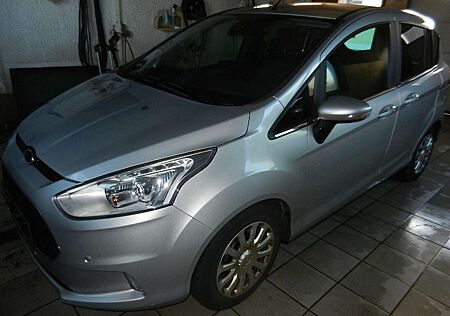 Ford B-Max 1.0 EcoBoost Titanium