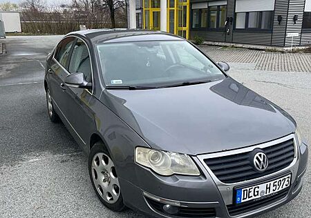 VW Passat Volkswagen 2.0 TDI DPF Comfortline