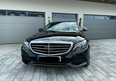 Mercedes-Benz C 220 d T 7G-TRONIC Exclusive Pano AHK