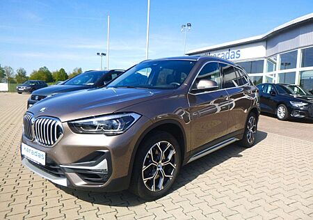 BMW X1 sDrive 20 i xLine AUT/Pano/NAV/LED/Sitzheiz