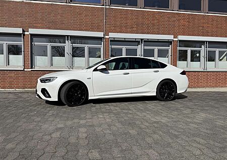Opel Insignia 4x4 GSi Vollausstattung