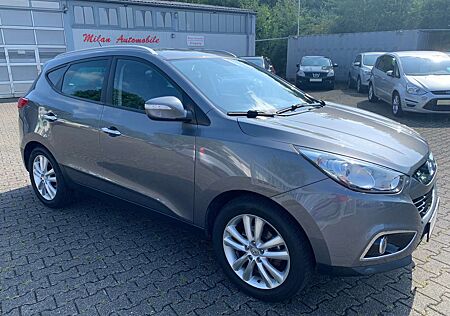 Hyundai ix35 Style 2WD Leder-SHZG-ALU-AHK-Tüv/Oel neu-1Hd.