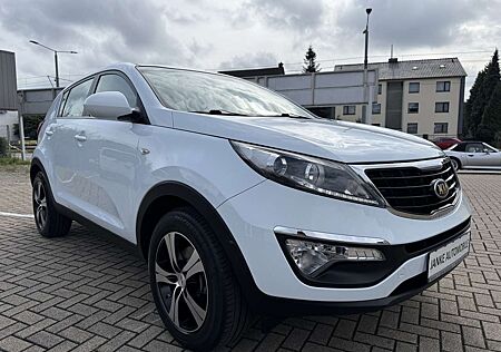 Kia Sportage Attract 2WD/1HAND/Neu Inspektion/AHK/8fach alu.