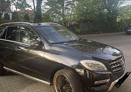Mercedes-Benz ML 350 CDI 4Matic 7G-TRONIC DPF 4-fach bereift, 22 Zoll