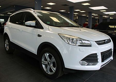 Ford Kuga 1.6 EcoBoost 2x4 - AHK - SHZ - PDC -