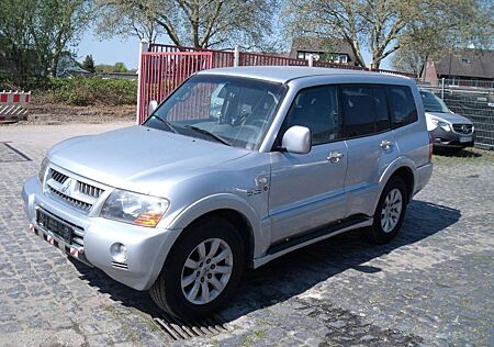 Mitsubishi Pajero 3.2 DI-D Dakar