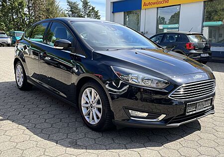 Ford Focus Titanium 1. Hand